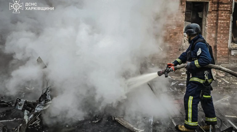 Russians attack on Kharkiv causes fire: 23 people injured – photos, video