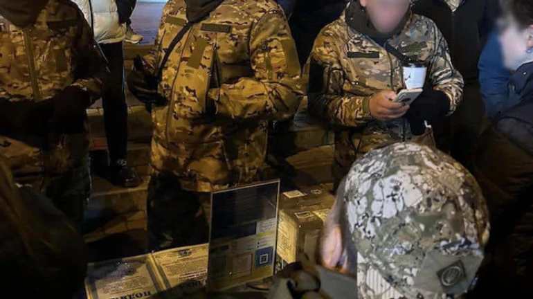 До фонду, який збирає гроші біля метро в Києві, прийшли з обшуками