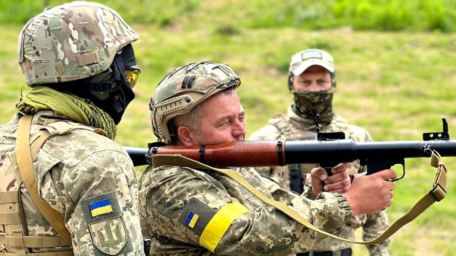 Юг: ВСУ уничтожили 30 захватчиков, 2 склада боеприпасов и технику врага