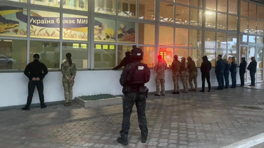 Силовая спецоперация: галицких таможенников уличили во взятках