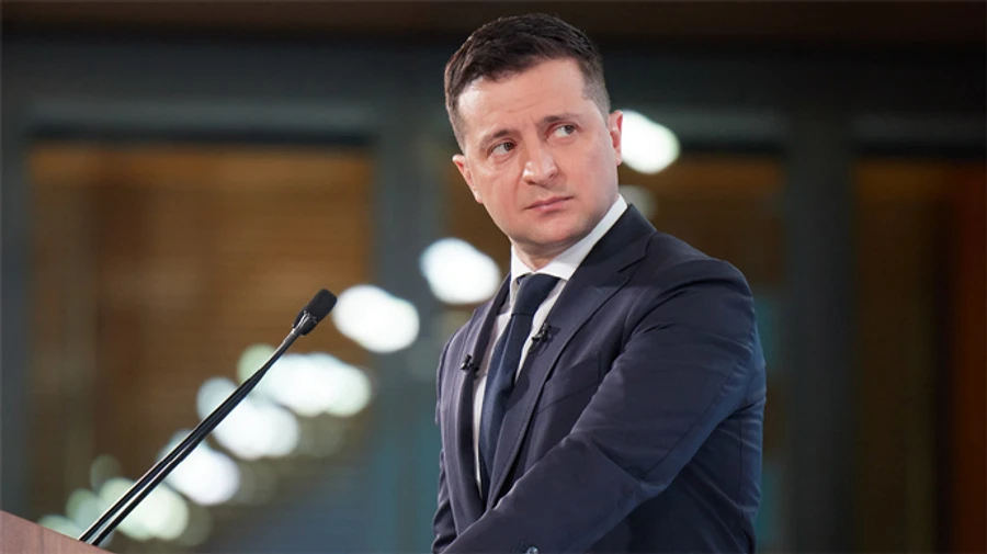 Президентский рейтинг: соперники Зеленского еще больше сократили отрыв