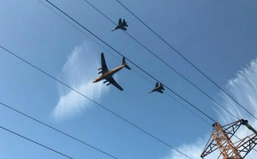 Ракетні комплекси і літаки: у Києві та над ним провели репетицію параду