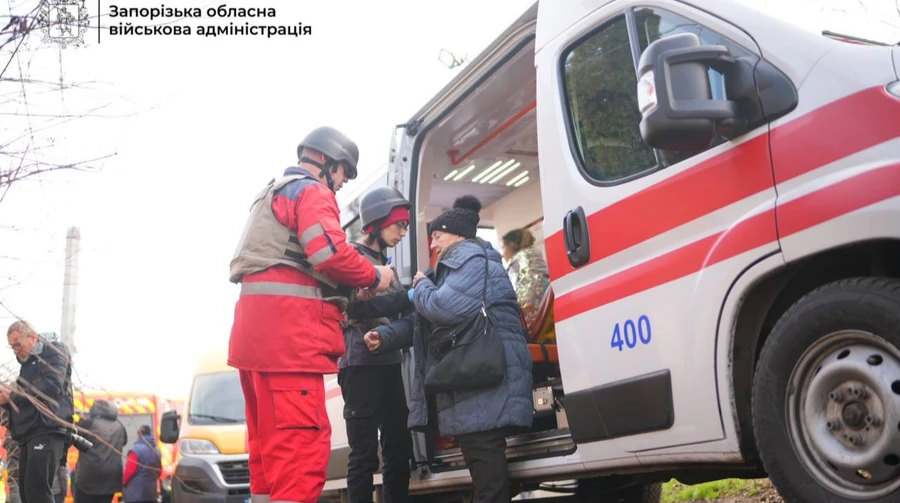 Армия РФ атаковала Запорожье: 7 человек пострадали