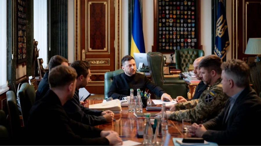 Zelenskyy meets Ukrainian delegation after UAE talks