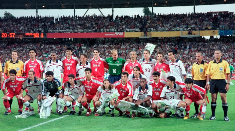 Від білих троянд до погроз аятоли: поєдинки Ірану та США – найполітичніші в елітному футболі