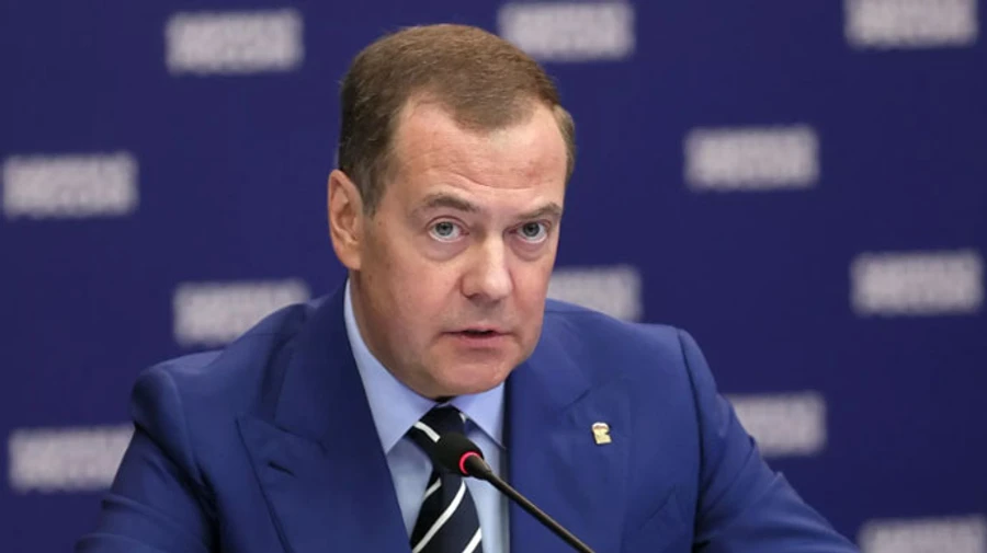 Медведев намекнул, что подозреваемые в покушении на Прилепина могут умереть в заключении