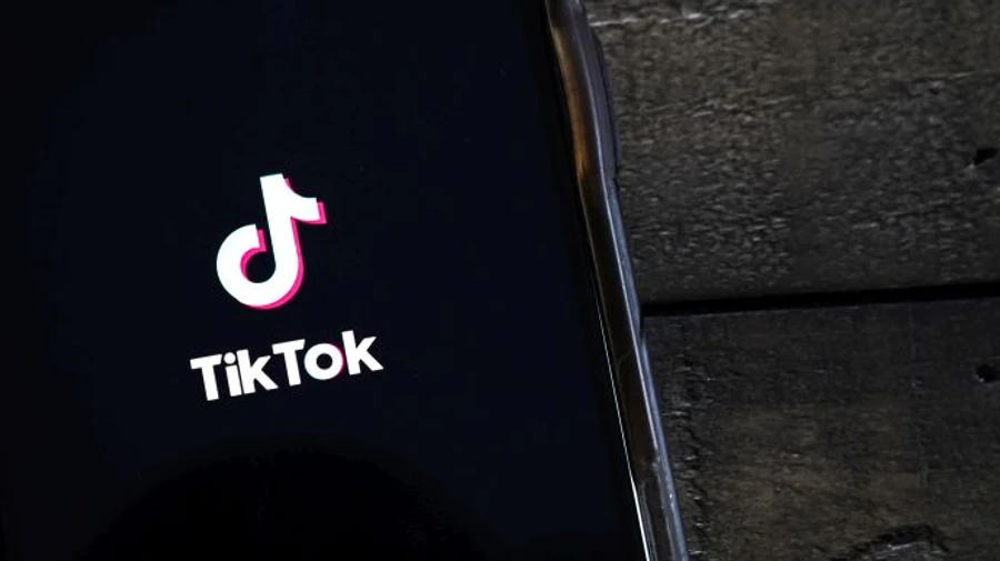 Ждуны Путина: фанатку русского мира будут судить за стрим в TikTok