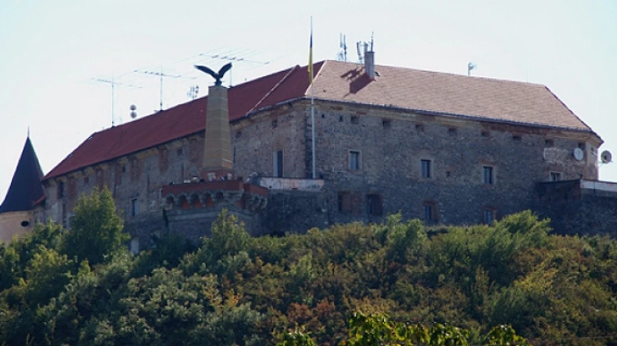 У замку Паланок замість угорського турула встановлять тризуб