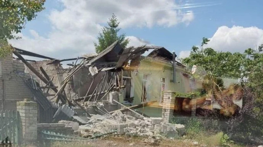 Russian forces attempt to advance to Luhansk Oblast’s administrative borders from 3 directions but retreated