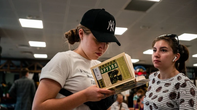 У Лаврова заявили, что 1984 Орвелла описывает Запад, а не путинскую Россию