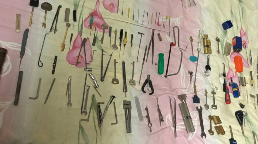 Оборотни в погонах организовали кражу $13 тысяч из квартиры киевлянина