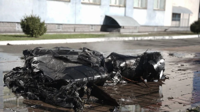 В Киеве работала ПВО: обломки БпЛА упали на территории школы