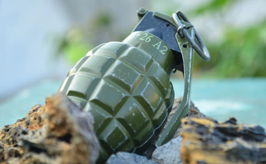 Мужчина в Константиновке подорвал гранату - есть раненые