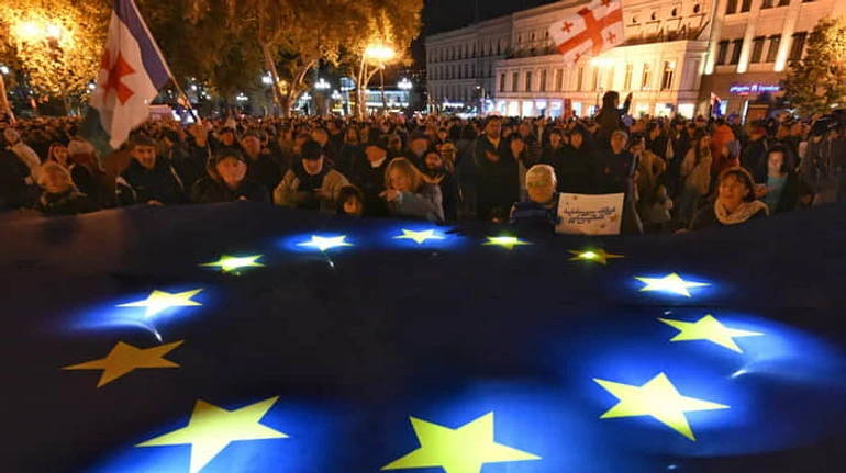 Тбілісі між двох вогнів: що може визначити переможця виборів у Грузії