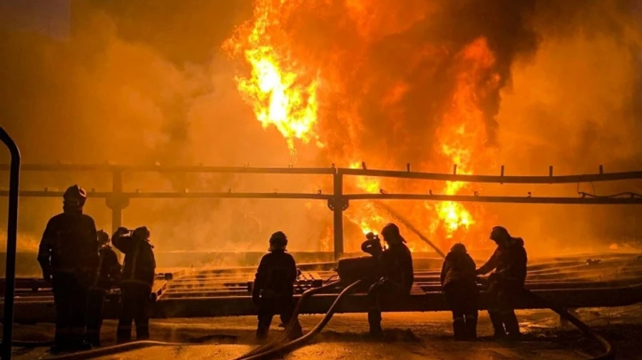 На Київщині понад 15 годин триває ліквідація пожежі, що виникла через російську атаку