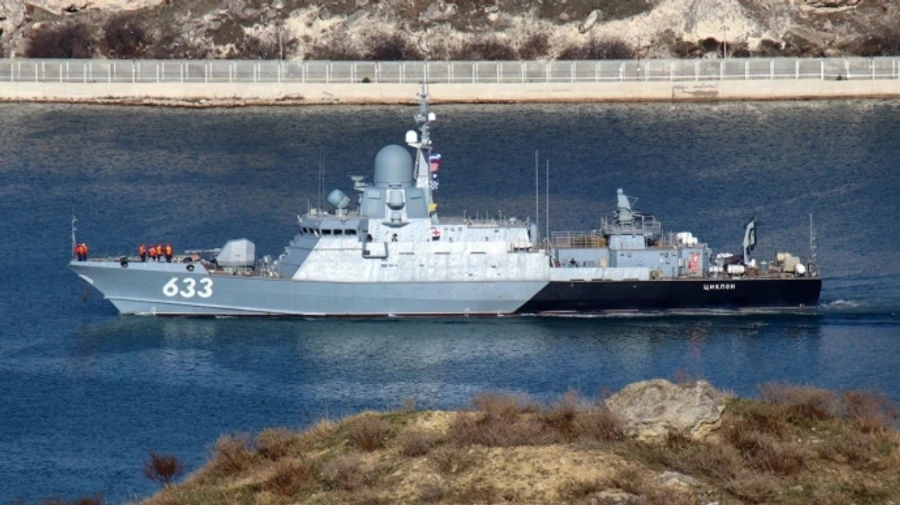 Британська розвідка оцінила наслідки ураження Україною корабля РФ Циклон в Севастополі