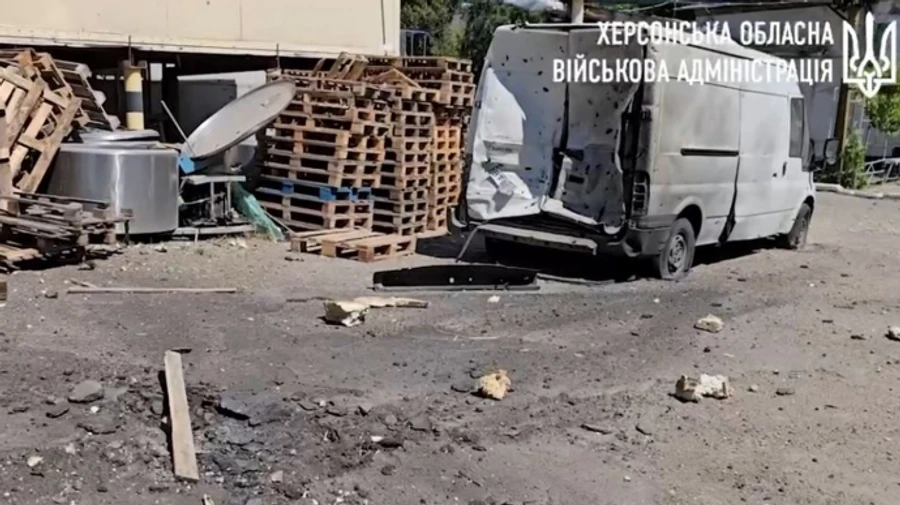 Росіяни поцілили по підприємству в Херсоні, загинув чоловік – ОВА