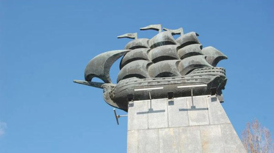 Kherson Oblast Military Administration urges citizens to evacuate as Russian attack cuts city district off from heating