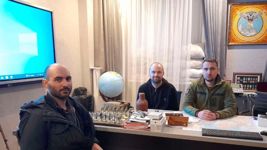 ГУР освободило двух украинских пилотов из плена