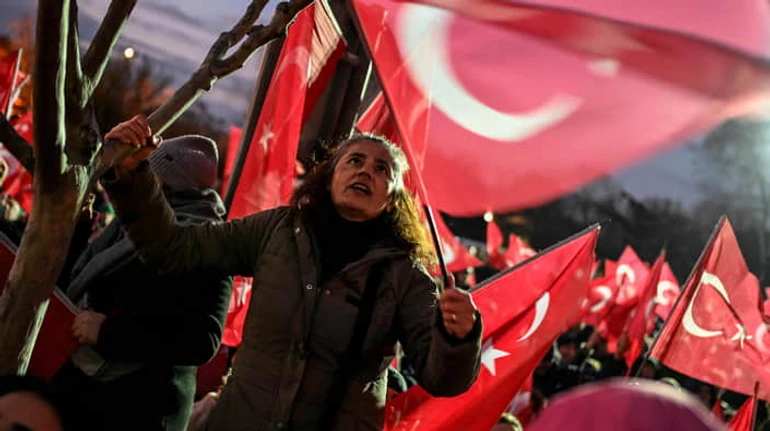 Эрдоган идет на обострение: как задержание лидера оппозиции взбудоражило Турцию и что будет дальше