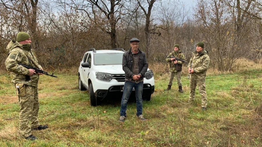 Россиянин после украинской колонии пробирался домой лесами Черниговщины