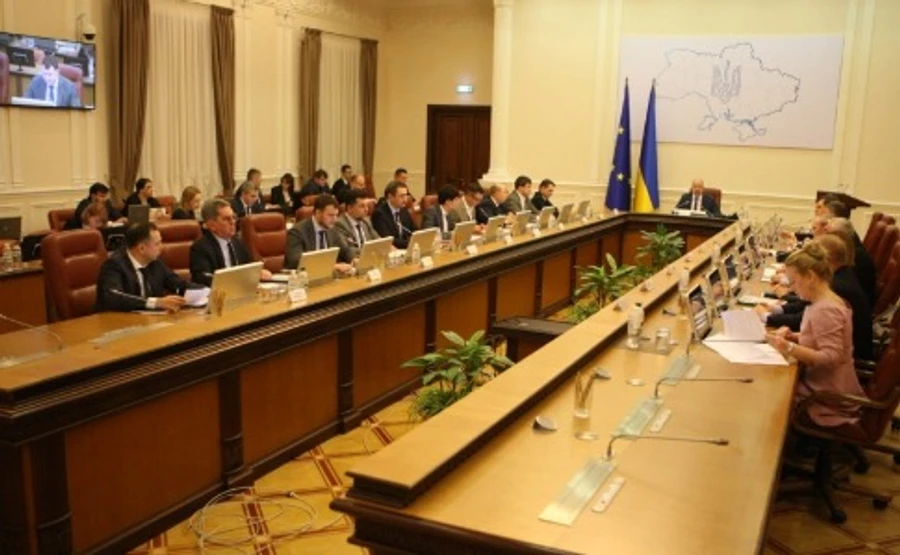 Уряд заборонив масові заходи по всій Україні