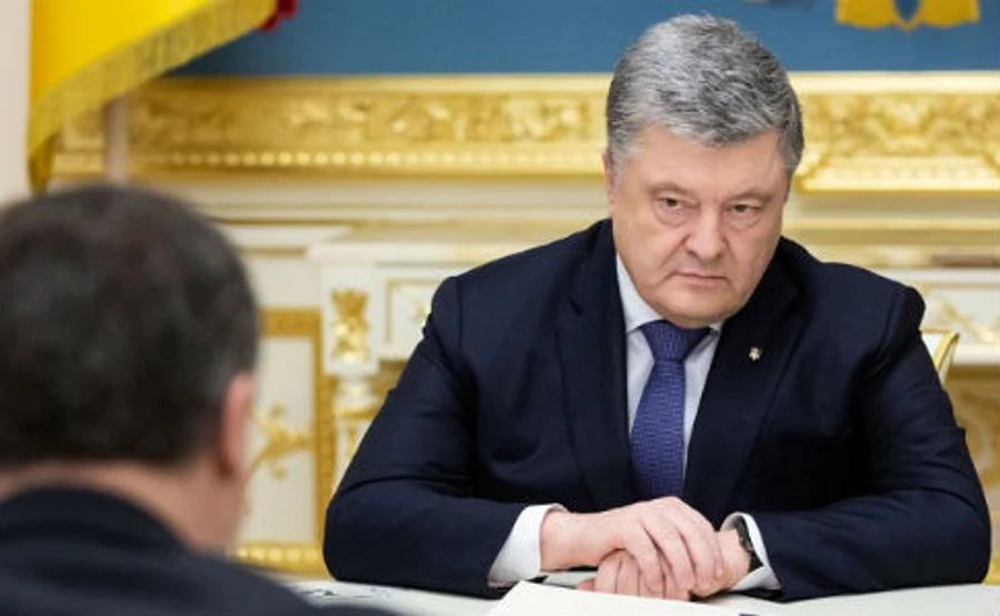 Порошенко посоветовал главе Укрпочты пересмотреть размер своей зарплаты