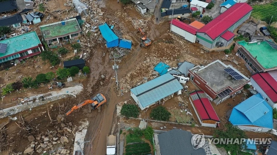 В Южной Корее в результате сильных дождей погибли 17 человек, еще 11 пропали без вести