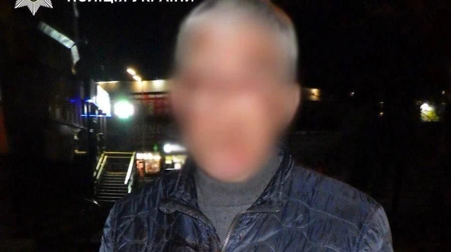 Не поделили дорогу: в Киеве водитель авто стрелял в пешехода