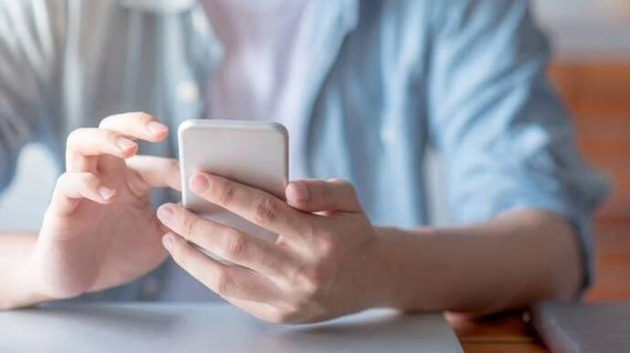 Collaborating teachers to check children's social networks for extremism in occupied Luhansk Oblast