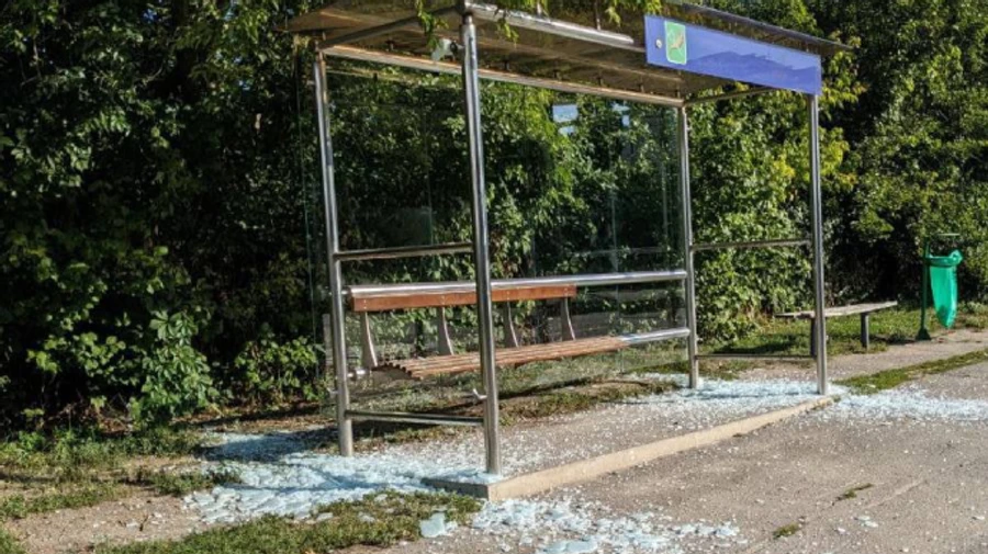 Russian forces shell Kharkiv bus stop, one person died