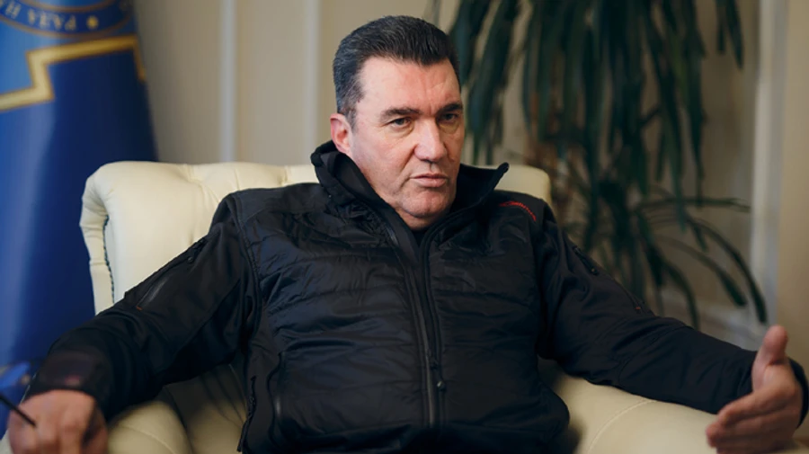 Війна почалася о 3:40, Зеленський у білій сорочці сказав: Будемо боротися – Данілов 