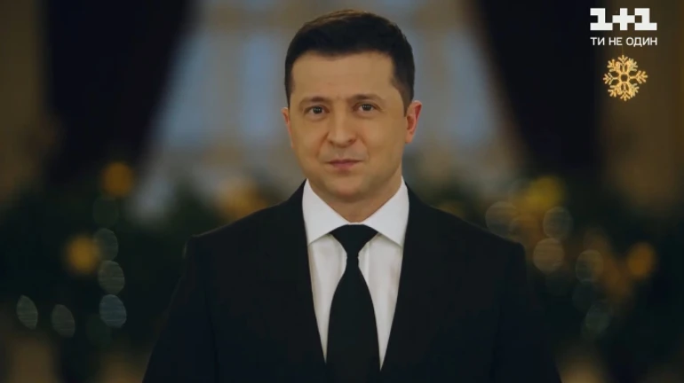 Зеленський у новорічному привітанні похвалився здобутками і тим, як налякав олігархів