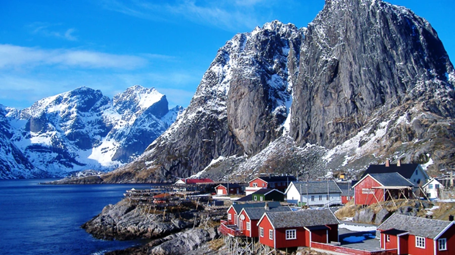 Норвегія після трьох відтермінувань скасовує майже всі коронавірусні обмеження