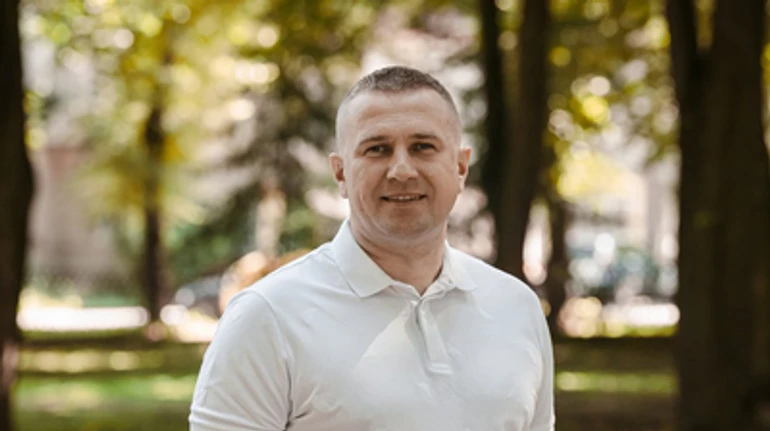 Меня поразило, что в соседней палате лежали медсестры, которые работали в этом отделении — депутат горсовета Ивано-Франковска, который переболел COVID-19