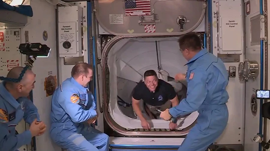 Астронавти з Crew Dragon приєдналися до екіпажу МКС