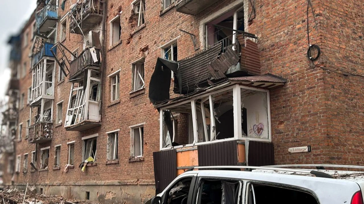 Окупанти скинули бомби на будинки у Глухові: постраждали 11 людей