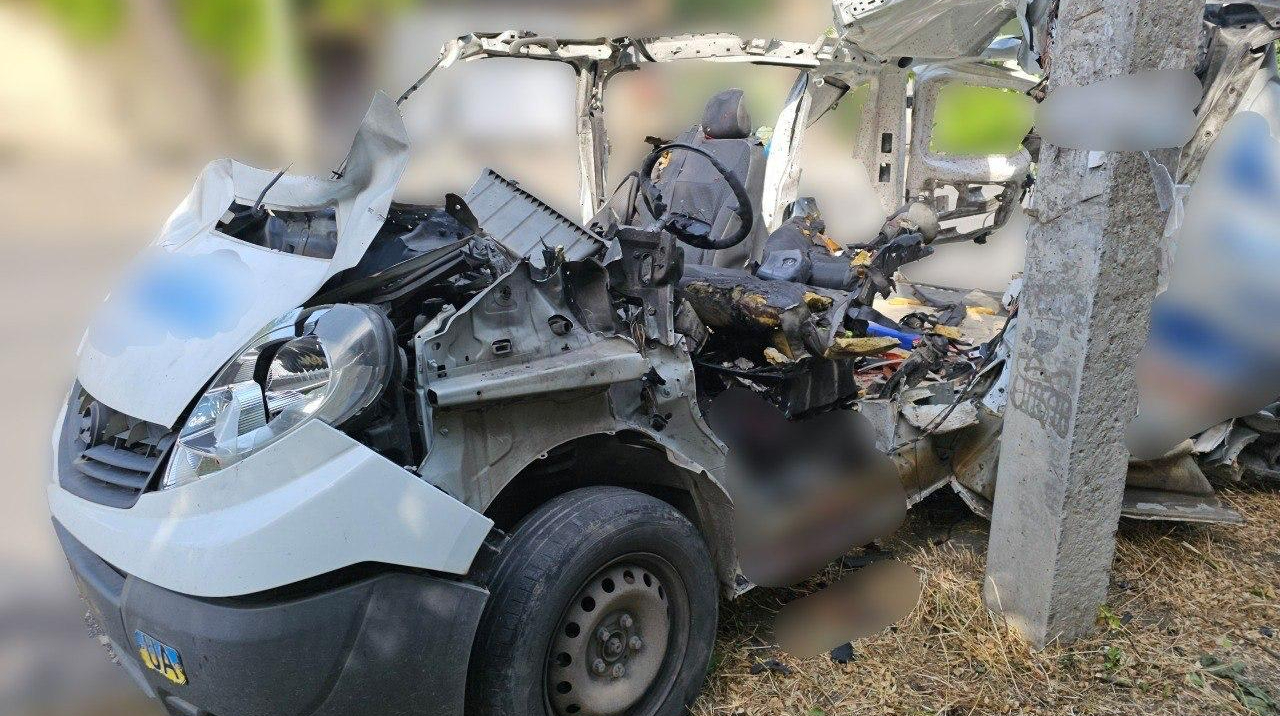 РФ вранці атакувала автівку в Херсоні: загинув чоловік
