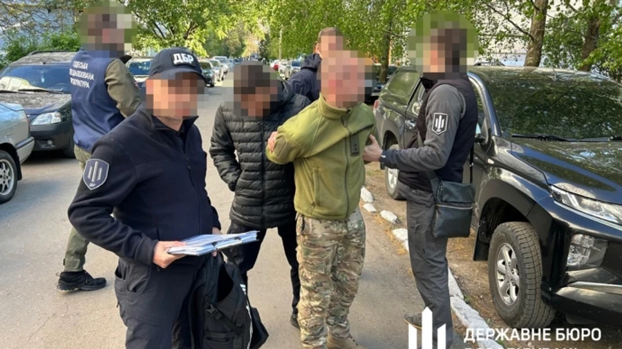 Чиновник ВСУ привлекал бойцов к ремонту квартиры вместо службы, но боевые они получали – ГБР