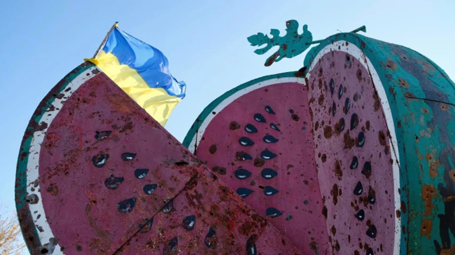 In Kherson, there’s not enough water, bread or medicine, but help is on the way