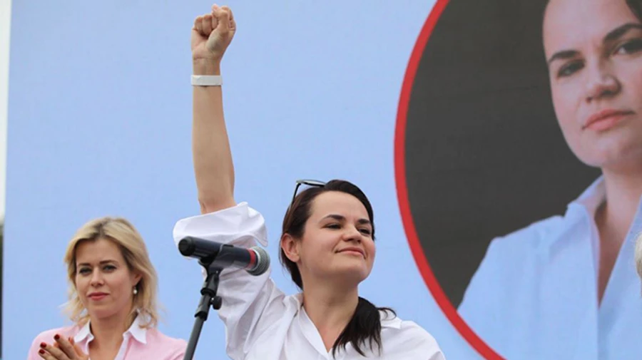 Дружина ув'язненого суперника Лукашенка зібрала в Мінську тисячі людей