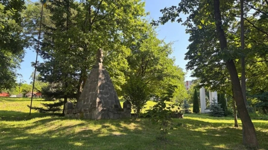 Exhumations begin in Lviv for Polish soldiers killed at beginning of World War II