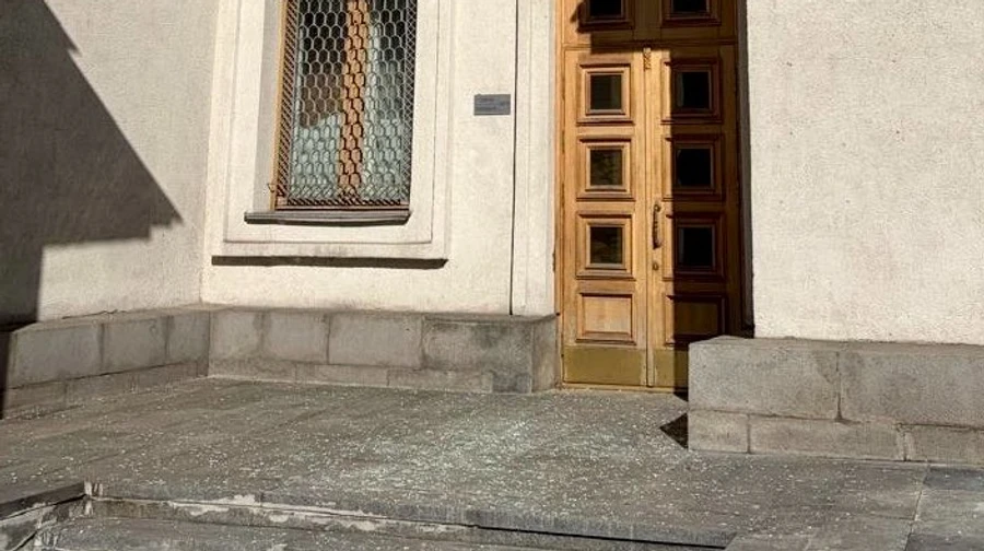 Здание МИД пострадало впервые со времён Второй мировой войны