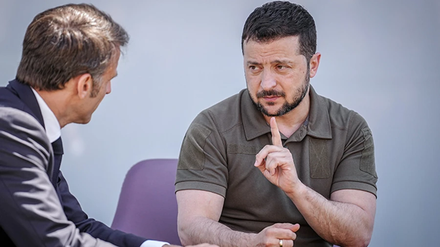 Zelenskyy warns Macron about Russia's provocations at ZNPP