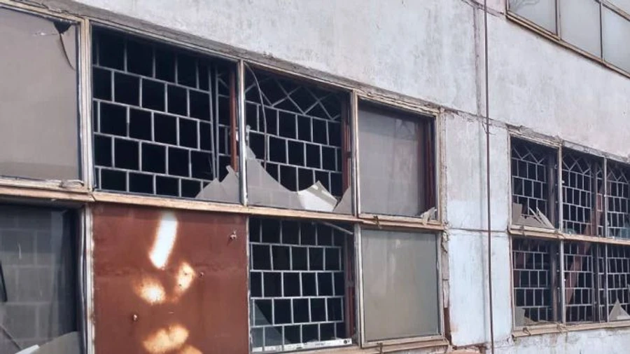 Росіяни вдарили з артилерії по підприємству в Нікополі, дві людини загинули