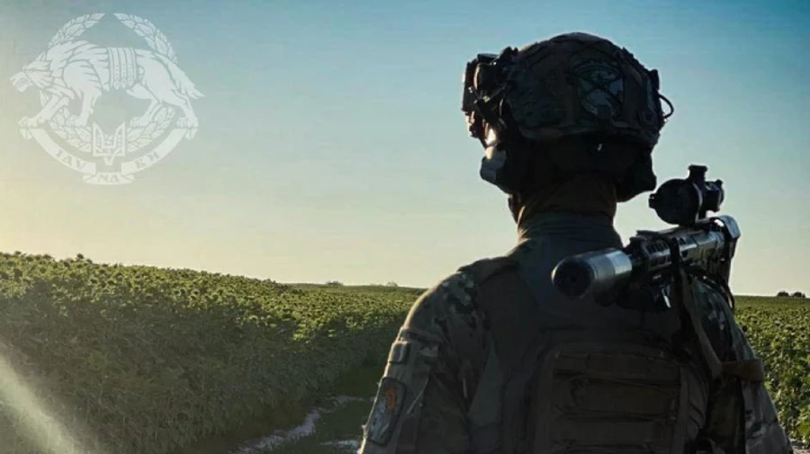 Special Operations Forces share footage of striking Russian infantry hiding in trenches