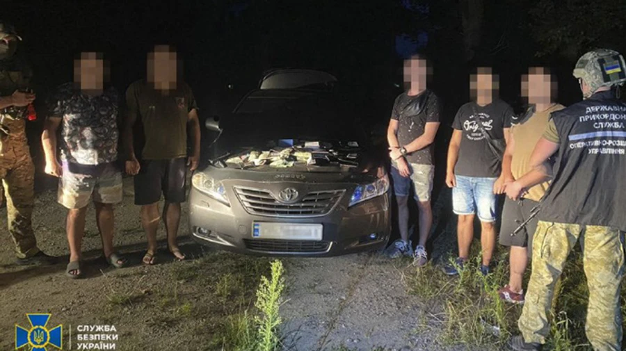 СБУ спіймала ділків у кількох областях, які переправляли чоловіків за кордон