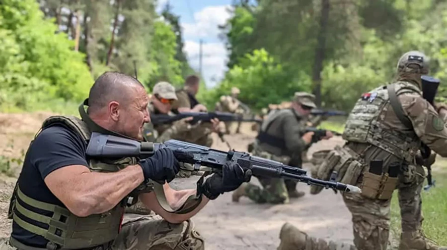 Зеленский ответил на петицию о выезде из Украины мужчин: Защита суверенитета – обязанность граждан