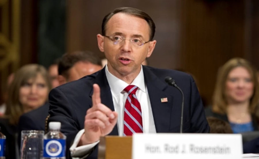 В Минюсте США обсуждали возможность прослушки Трампа и отстранения его от должности - NYT