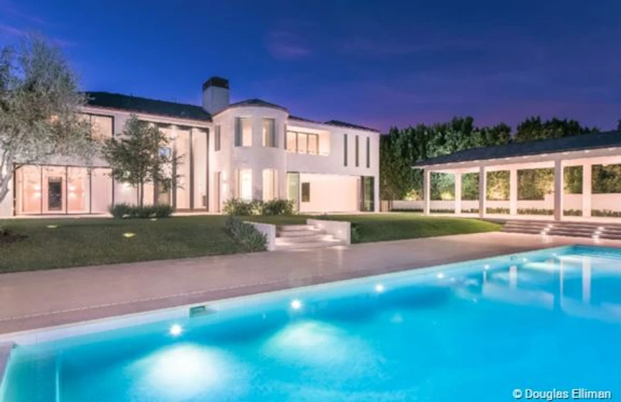 Экс-помощница Пискуна купила дом Кардашян за почти $18 миллионов